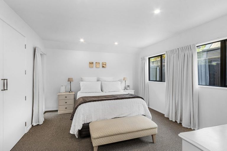 Photo of property in 22 Snowdon Road, Fendalton, Christchurch, 8052
