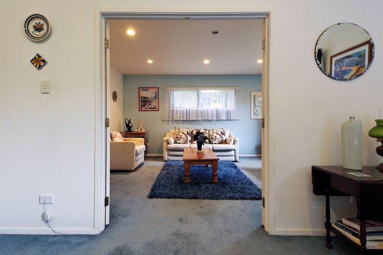 Photo of property in 35 Chamari Close, Titirangi, Auckland, 0604
