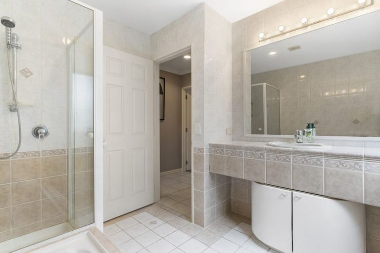 Photo of property in 29 Bronte Place, Somerville, Auckland, 2014