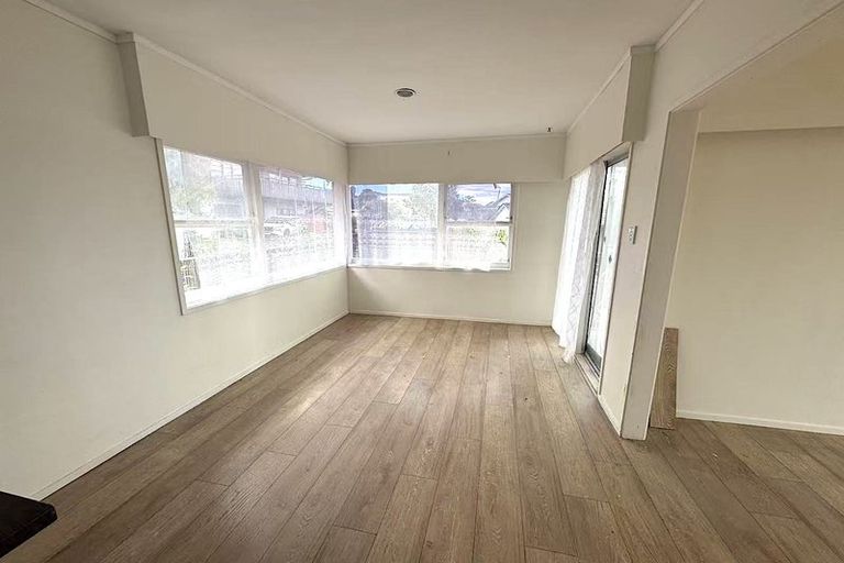 Photo of property in 5 Olena Avenue, Sunnyhills, Auckland, 2010
