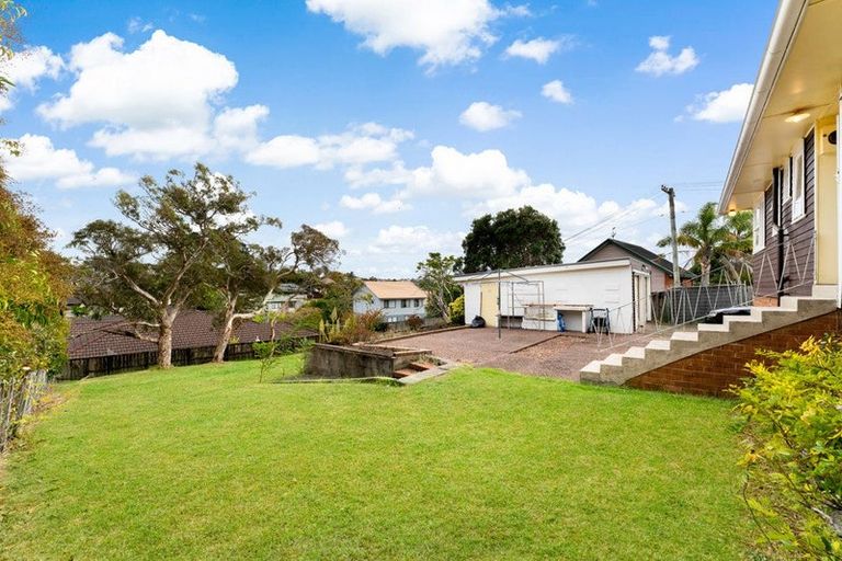 Photo of property in 92 Colwill Road, Massey, Auckland, 0614