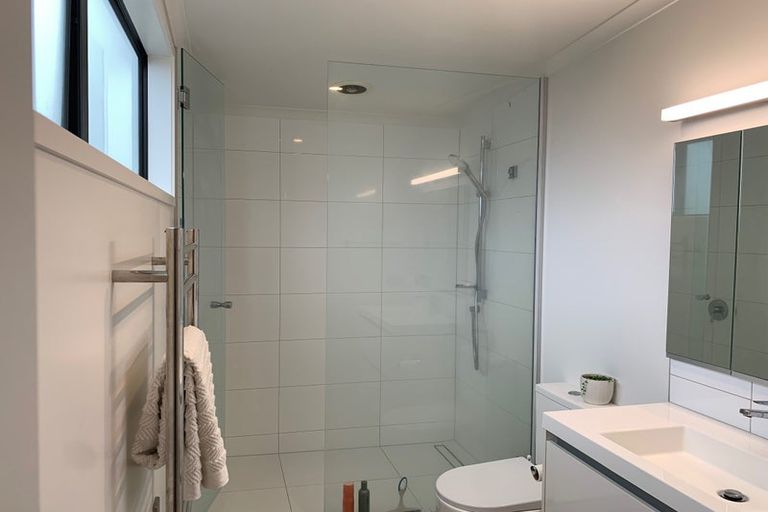 Photo of property in 2/28 Bayly Road, Moturoa, New Plymouth, 4310