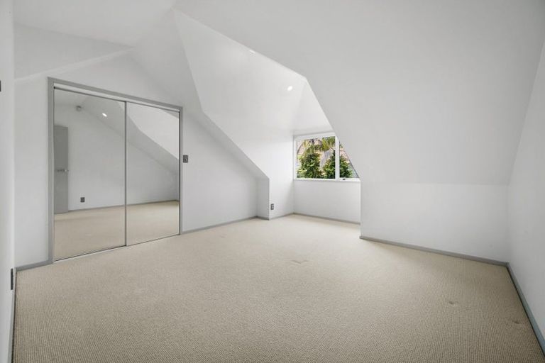 Photo of property in 1/26 Onepoto Road, Hauraki, Auckland, 0622