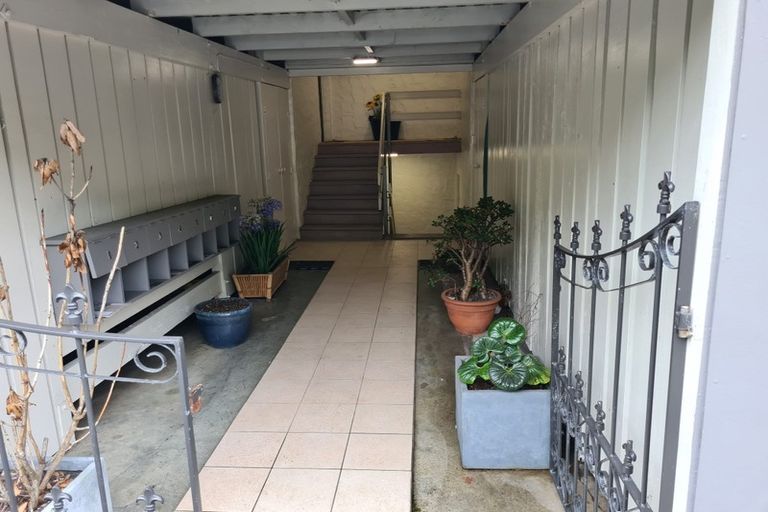 Photo of property in 116f5 Mairangi Road, Wilton, Wellington, 6012