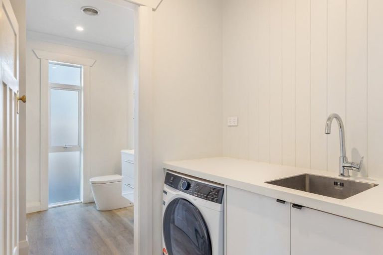 Photo of property in 130 Vivian Street, New Plymouth, 4310