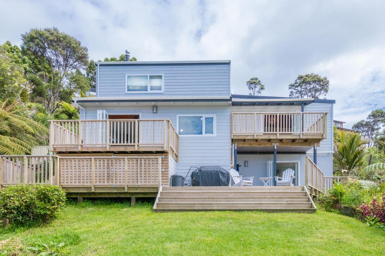 Photo of property in 24 Deirdre Place, Titirangi, Auckland, 0604