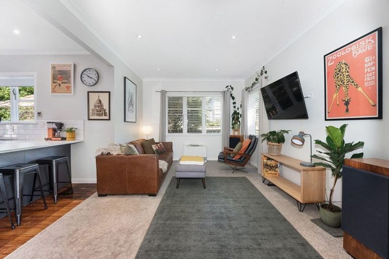 Photo of property in 544 Broadway, Strathmore Park, Wellington, 6022