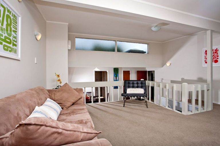 Photo of property in 2/175 Birkenhead Avenue, Birkenhead, Auckland, 0626