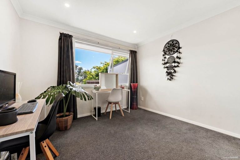 Photo of property in 31 Malmo Place, Massey, Auckland, 0614