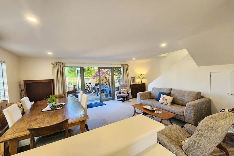 Photo of property in 2/28 Derby Street, St Albans, Christchurch, 8014