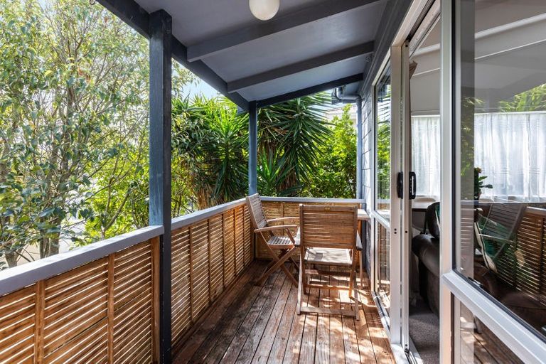 Photo of property in 4/191 Titirangi Road, Titirangi, Auckland, 0604