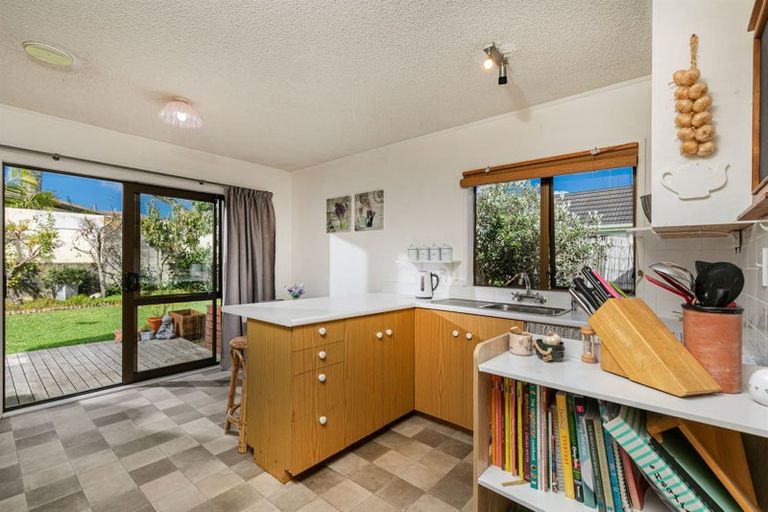 Photo of property in 1/42 Frank Evans Place, Henderson, Auckland, 0610