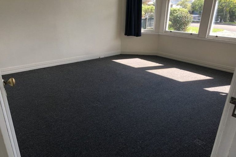 Photo of property in 8 Guy Street, Waipawa, 4210