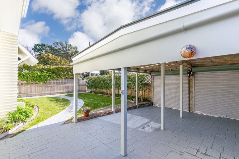 Photo of property in 79 Ranui Crescent, Khandallah, Wellington, 6035