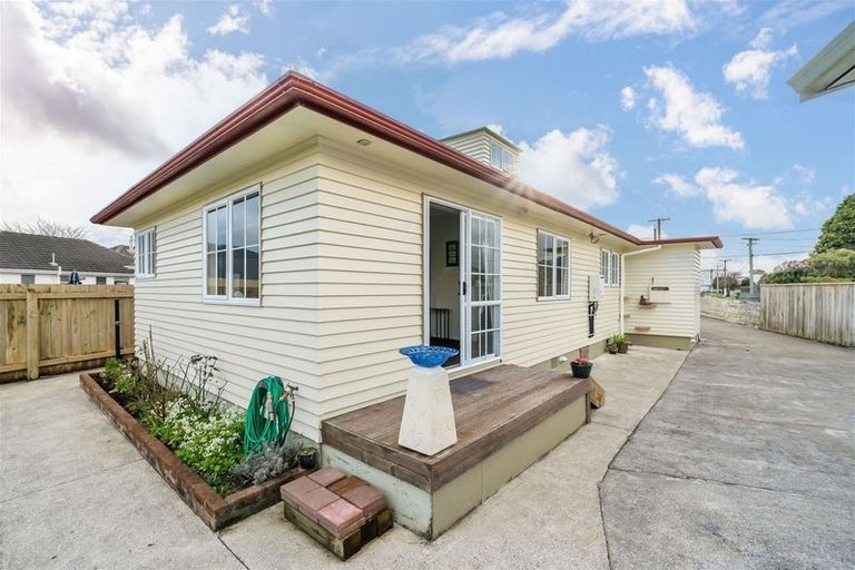 Photo of property in 33 Milton Street, Trentham, Upper Hutt, 5018