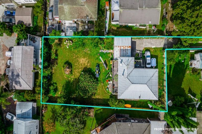 Photo of property in 28 Helena Street, Massey, Auckland, 0614