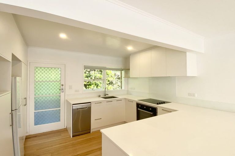 Photo of property in 3/405 Beach Road, Mairangi Bay, Auckland, 0630