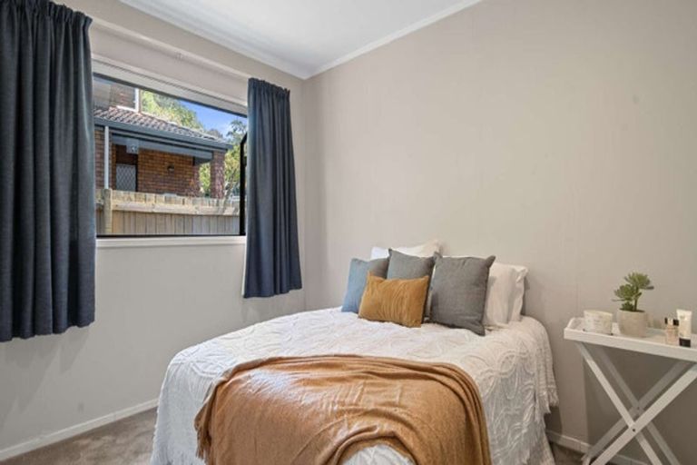 Photo of property in 1/17 Sturm Avenue, Massey, Auckland, 0614
