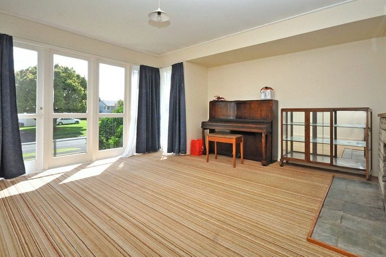 Photo of property in 1 Totara Street, Waiuku, 2123