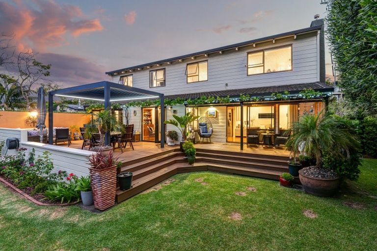 Photo of property in 1 Cross Street, Manly, Whangaparaoa, 0930