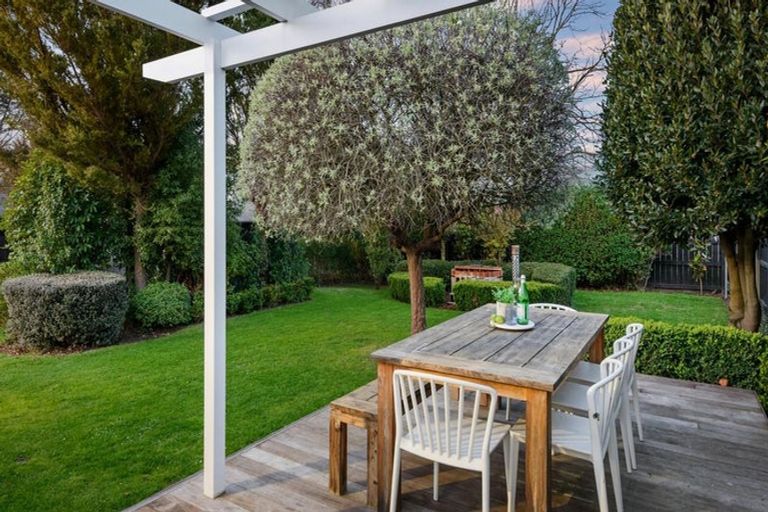 Photo of property in 4 Kenwyn Avenue, St Albans, Christchurch, 8052