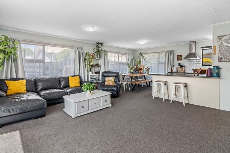 Photo of property in 4a Windlesham Place, Wakefield, 7025