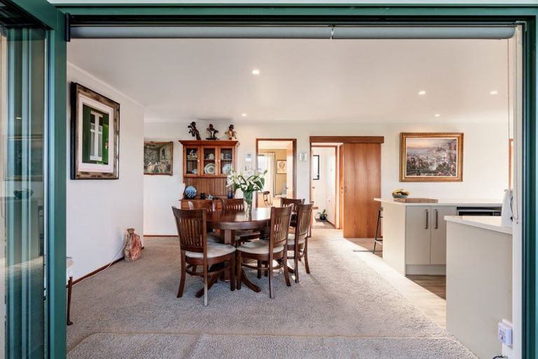 Photo of property in 117 Athenree Road, Athenree, Katikati, 3177