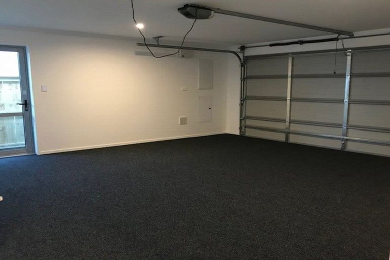 Photo of property in 19 Papa Orchard Drive, Kumeu, 0810