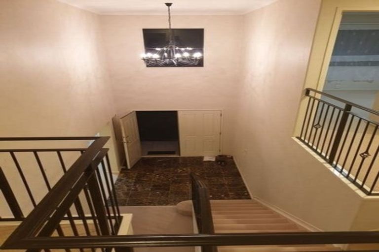 Photo of property in 31 Middlefield Drive, East Tamaki Heights, Auckland, 2016