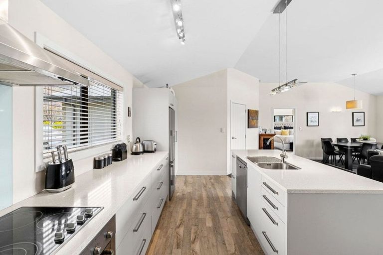 Photo of property in 4 Daniels Terrace, Wanaka, 9305