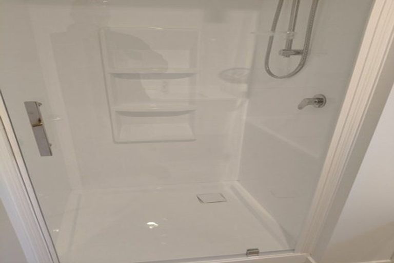 Photo of property in 18 Crossley Avenue, Woodend, 7610