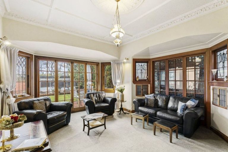 Photo of property in 209 Victoria Avenue, Hokowhitu, Palmerston North, 4410