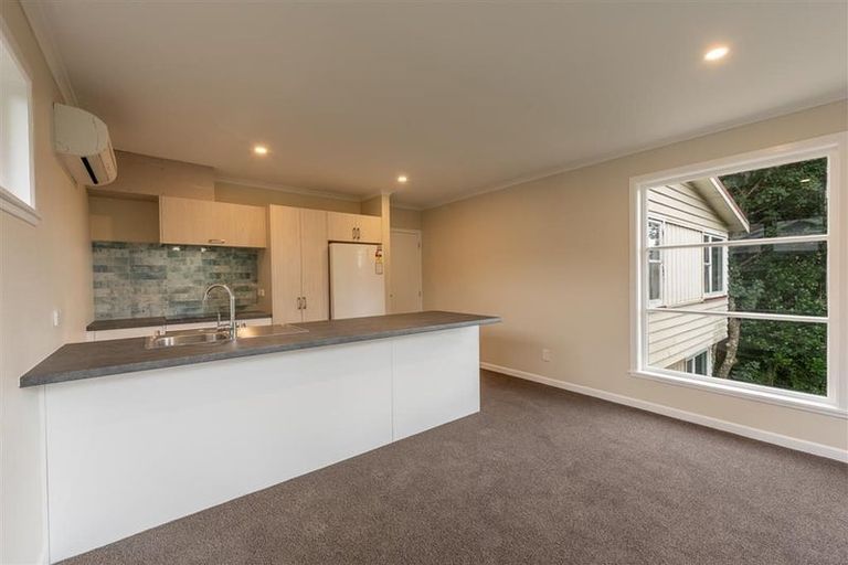 Photo of property in 58 Garden Road, Northland, Wellington, 6012