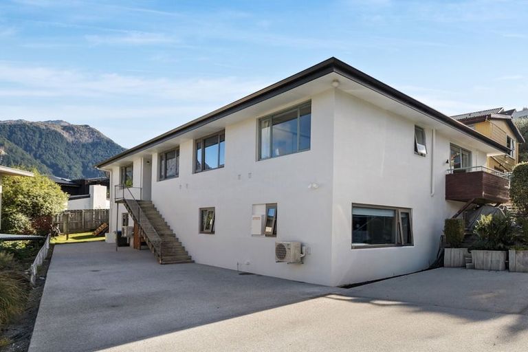 Photo of property in 18 Panorama Terrace, Queenstown, 9300