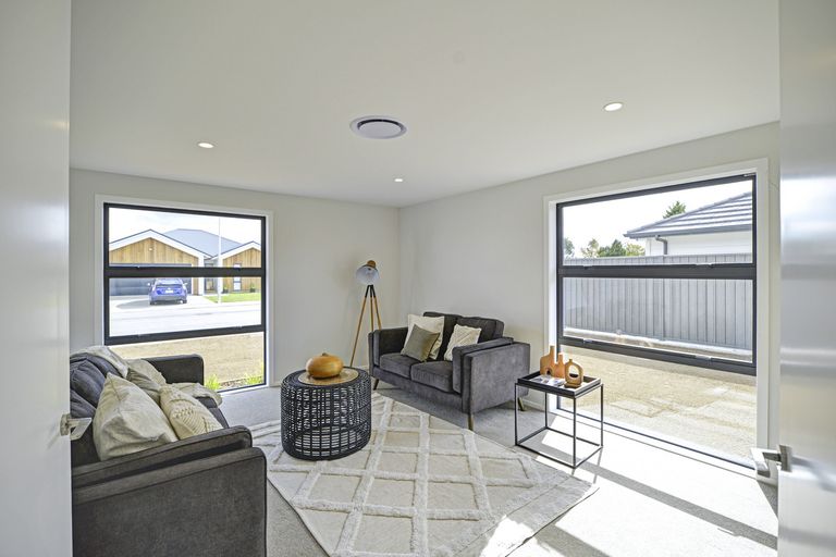 Photo of property in 14 Hereford Drive, Carterton, 5713
