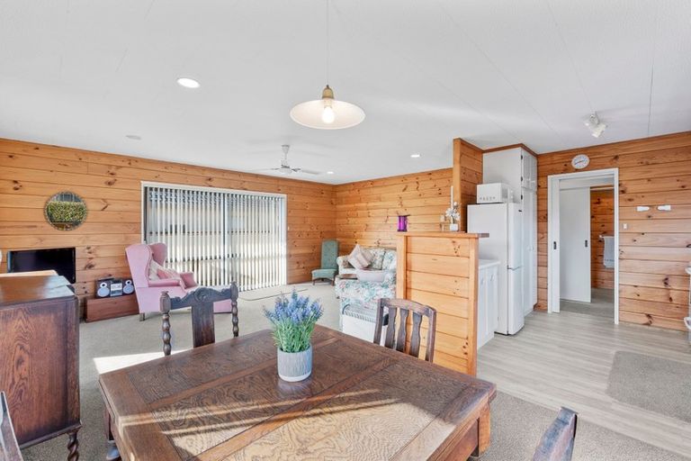 Photo of property in 9 Melanie Place, Orewa, 0931