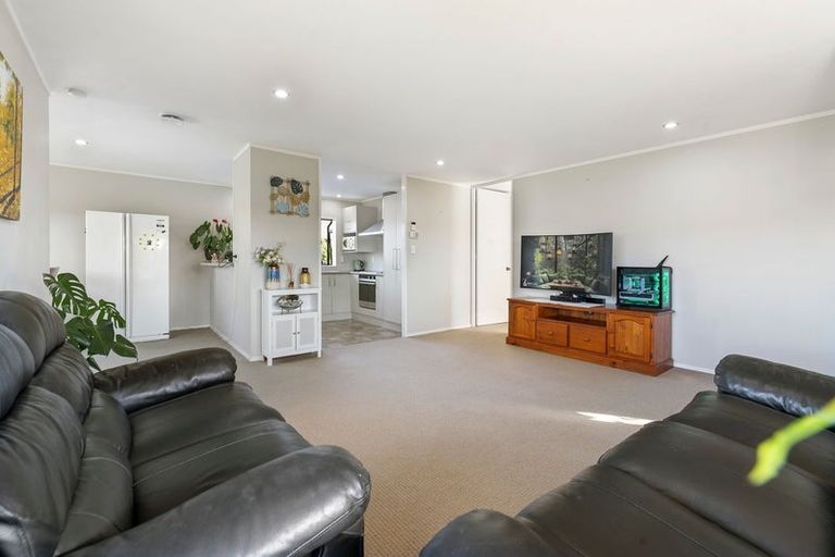 Photo of property in 1 Kenwick Place, Burswood, Auckland, 2013