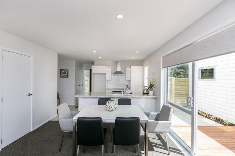 Photo of property in 41a Collins Avenue, Tawa, Wellington, 5028