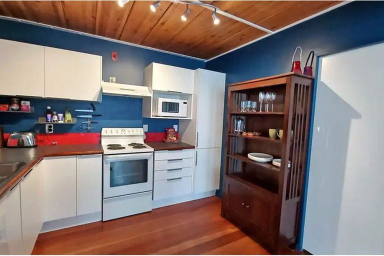 Photo of property in Courtenay Mews Apartments, 14u2 Alpha Street, Te Aro, Wellington, 6011