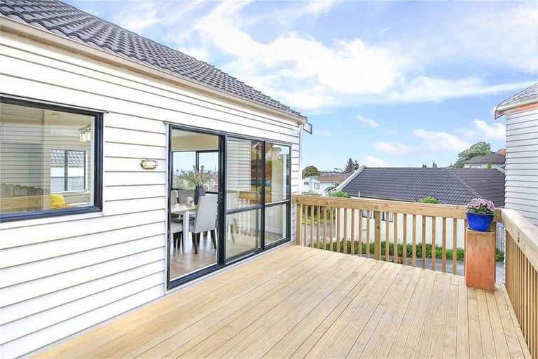 Photo of property in 16 Astelia Place, Goodwood Heights, Auckland, 2105