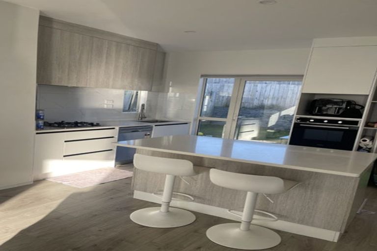 Photo of property in 3b Poruru Close, Papakura, 2110