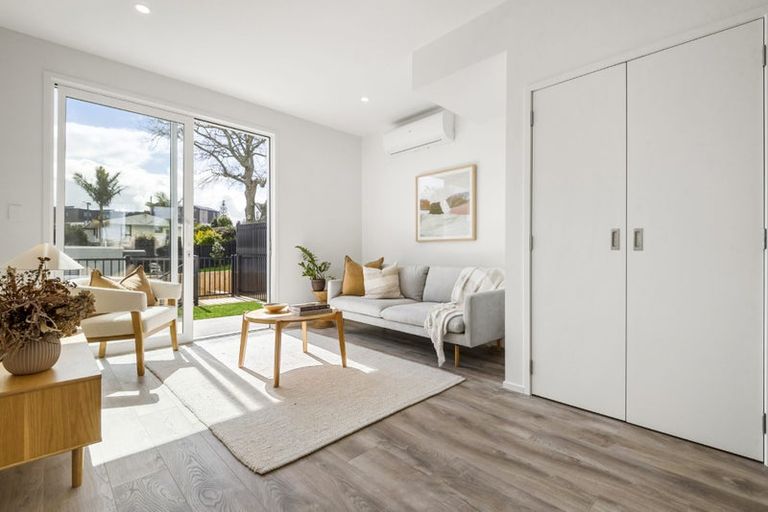 Photo of property in 7d Camrose Place, Glenfield, Auckland, 0629