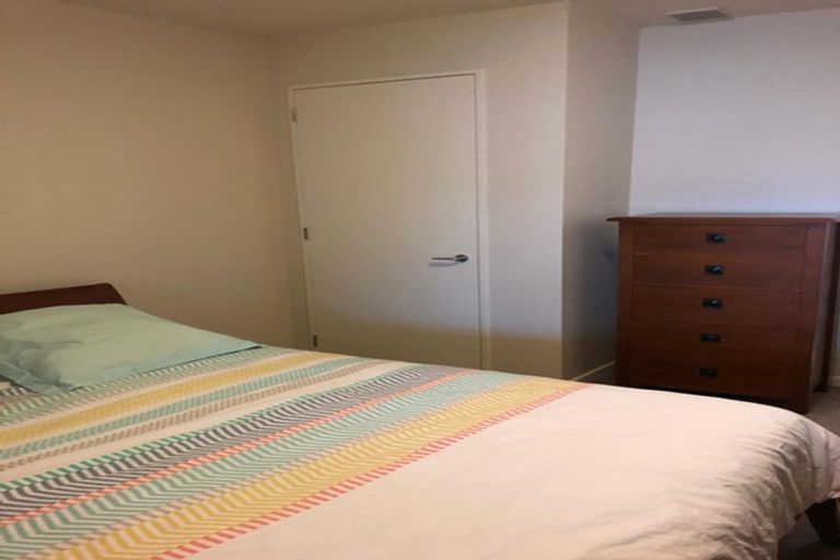 Photo of property in 25u2 Home Street, Mount Victoria, Wellington, 6011