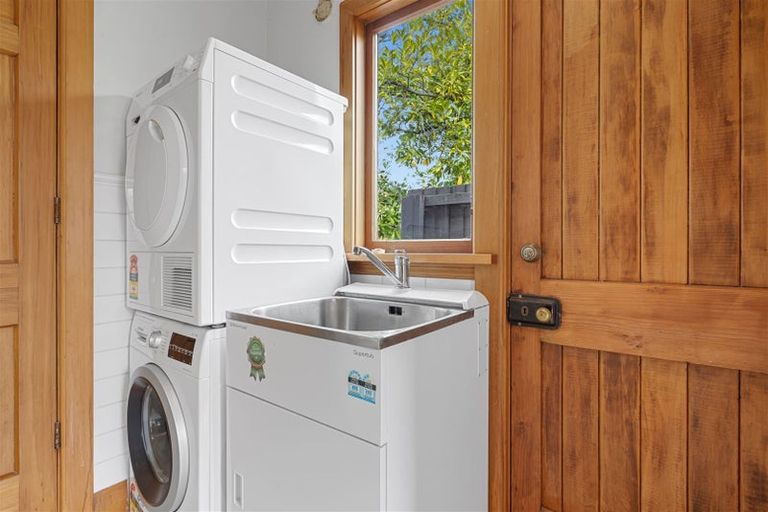 Photo of property in 1 Bradnor Road, Fendalton, Christchurch, 8052