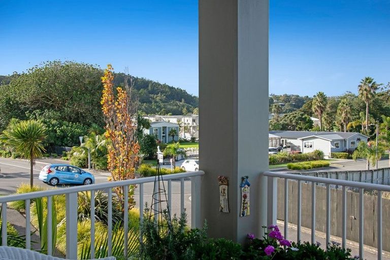 Photo of property in 10 Rewa Rewa Lane, Orewa, 0931