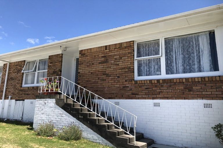 Photo of property in 1/8 Anne Road, Hillcrest, Auckland, 0627