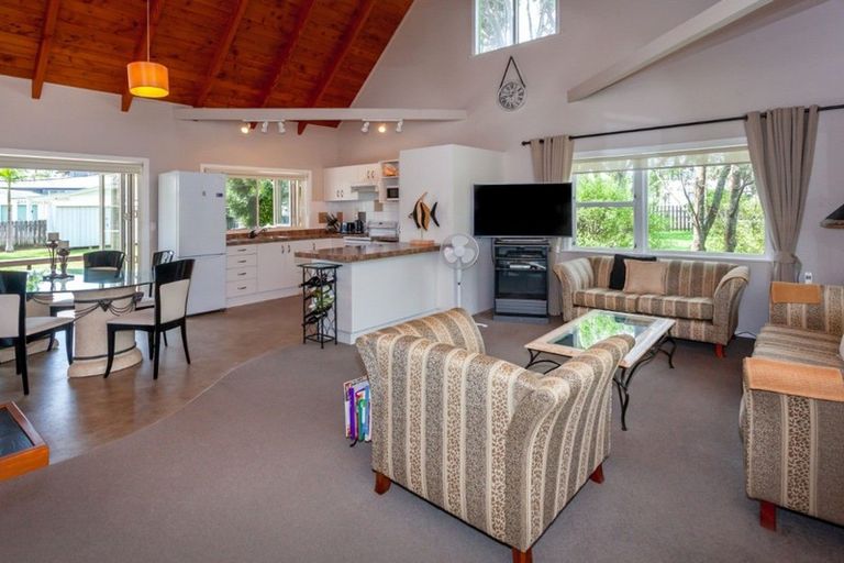 Photo of property in 127 Mckellar Place, Whangamata, 3620