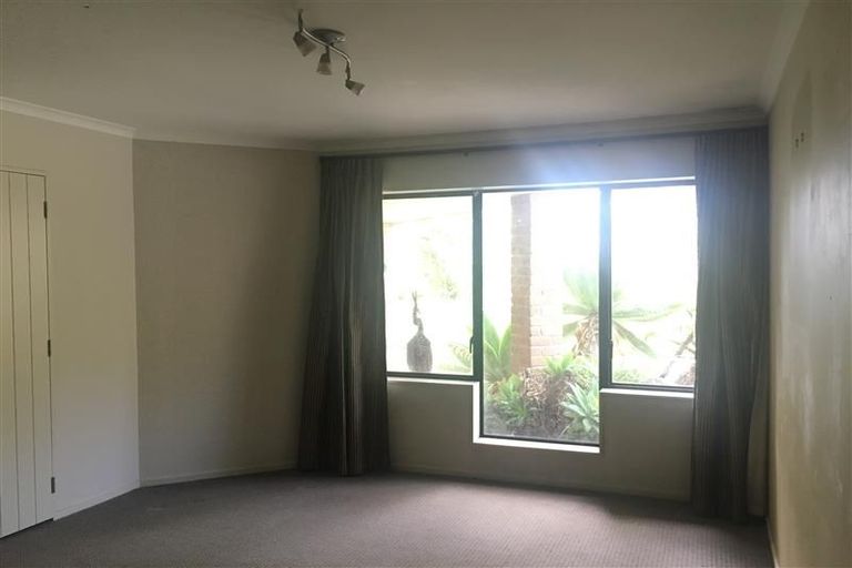 Photo of property in 18 Sinton Road, Hobsonville, Auckland, 0618