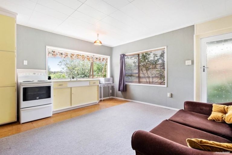 Photo of property in 133 Matipo Road, Te Atatu Peninsula, Auckland, 0610