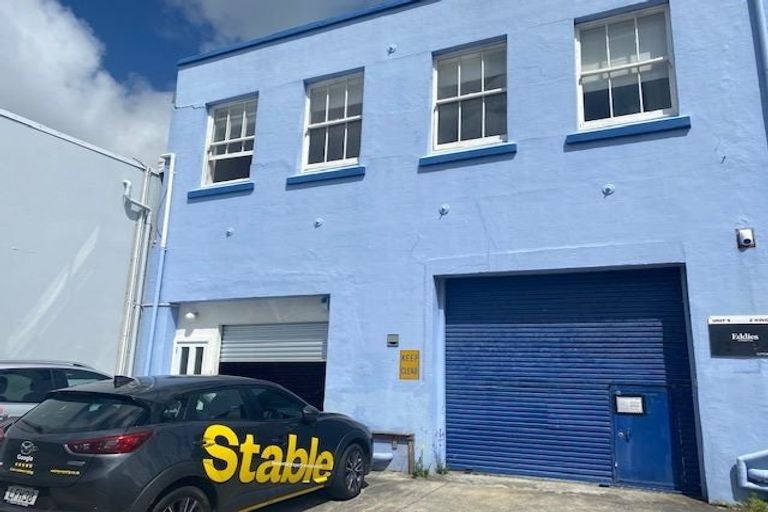 Photo of property in 2u1 King Street, Mount Cook, Wellington, 6021